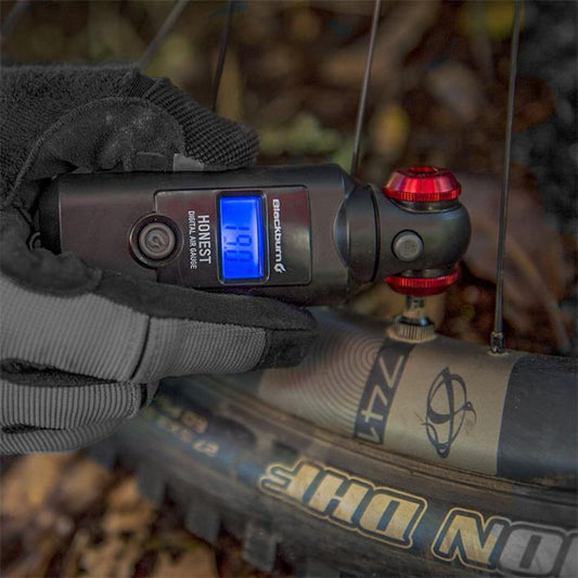 BLACKBURN HONEST DIGITAL PRESSURE GAUGE
