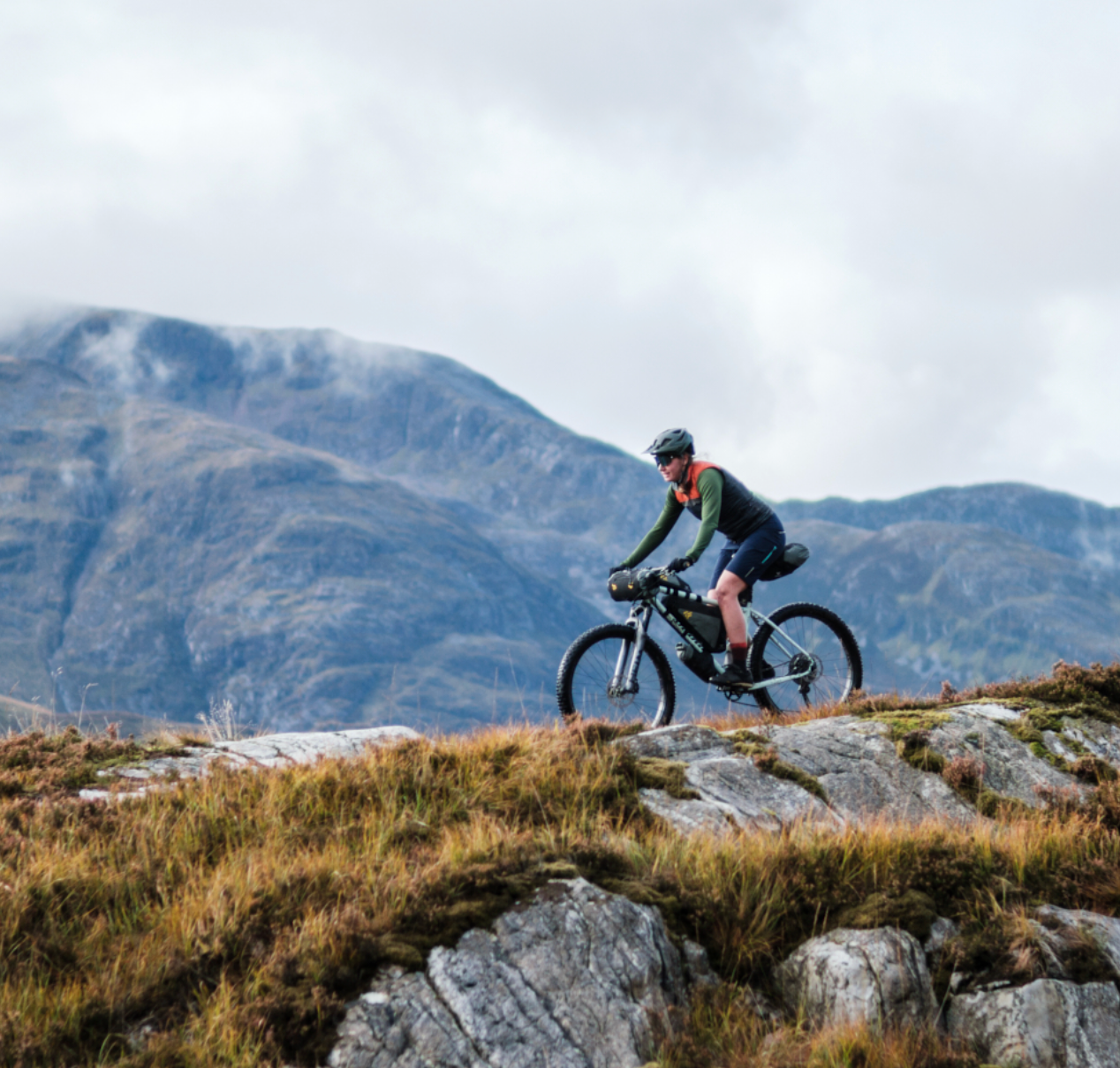 APIDURA BACKCOUNTRY FRAME PACK (2L)