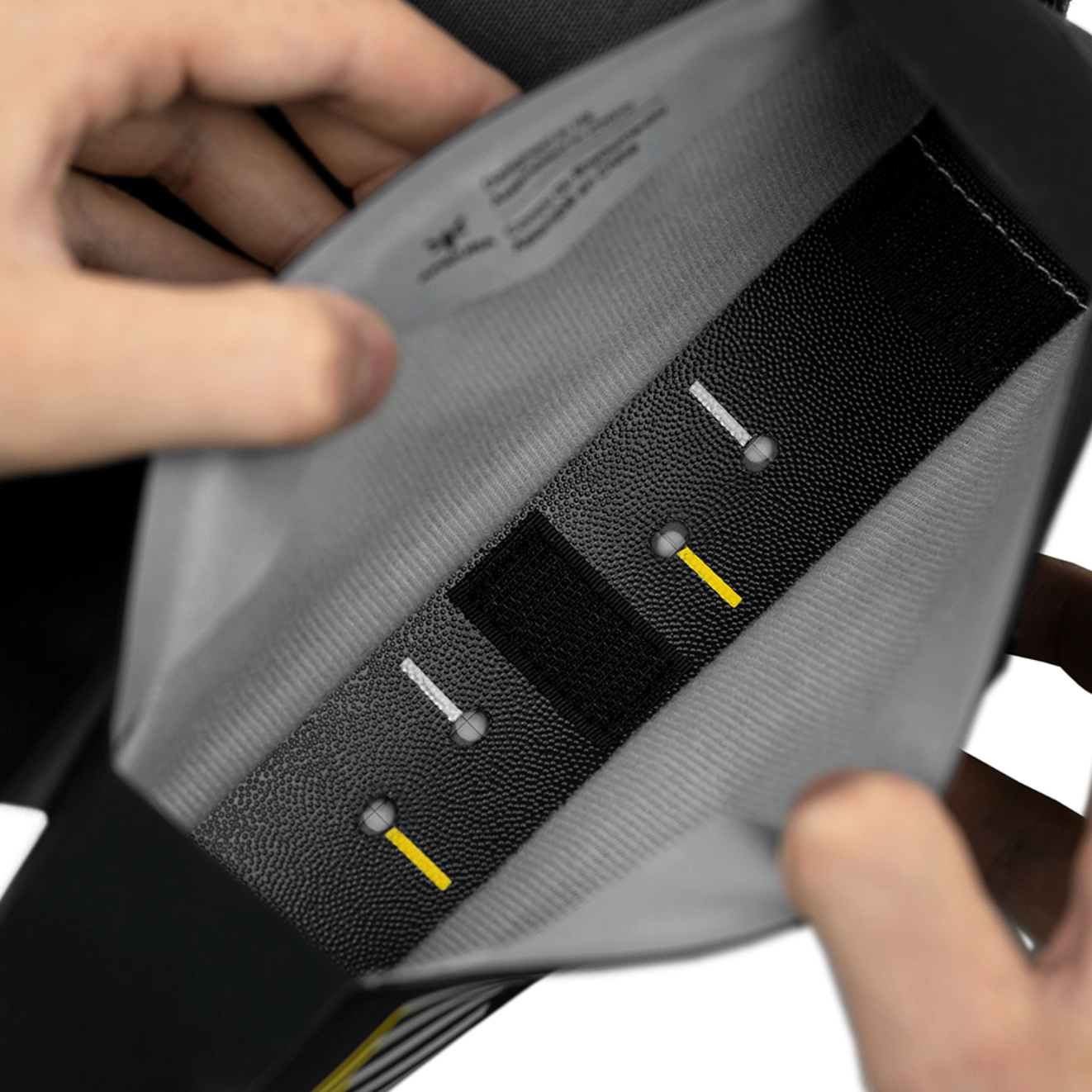 APIDURA Racing Bolt-On Top Tube Pack (1L)