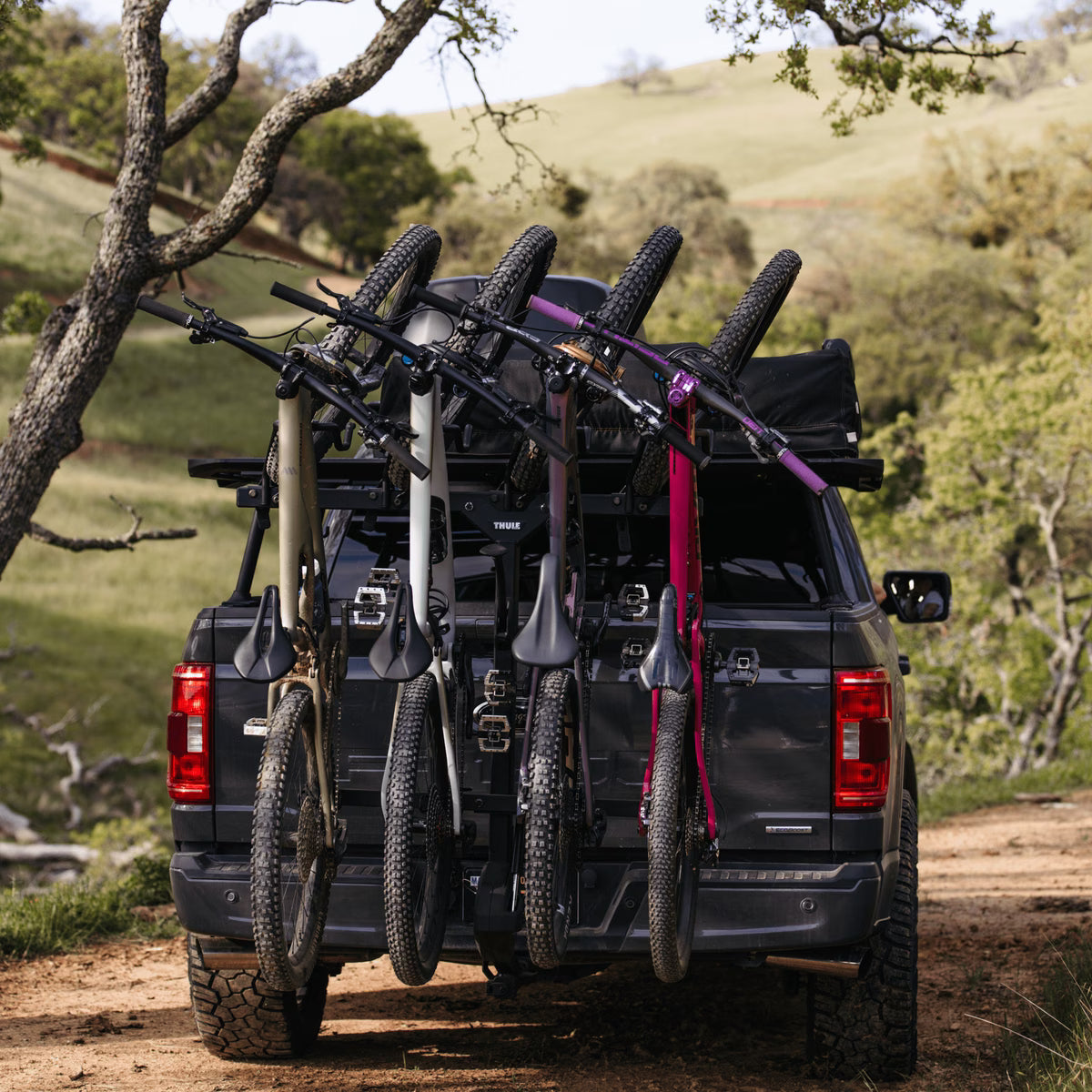 THULE REVERT 4B VERTICAL RACK